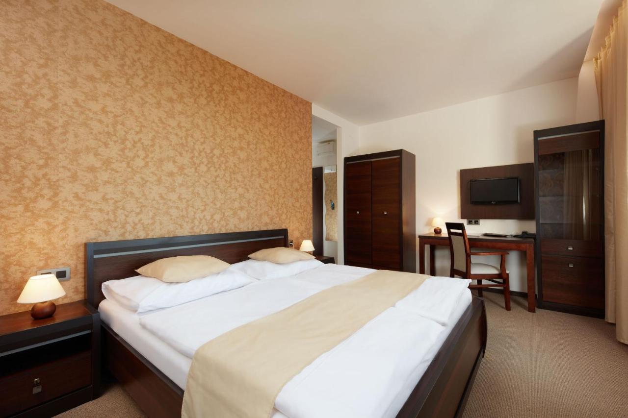 Hotel Slunny Dvur Jesenik Exterior photo