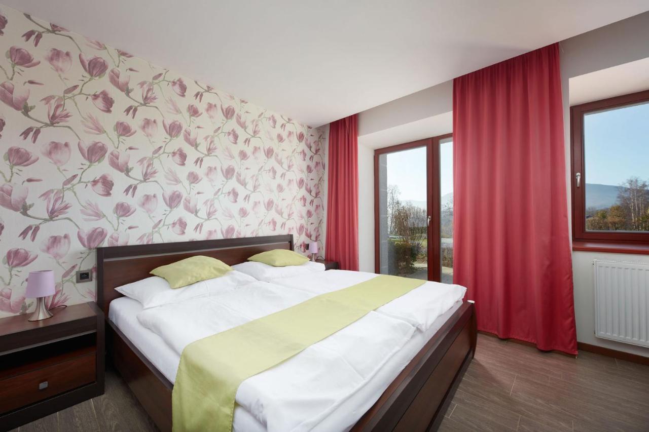 Hotel Slunny Dvur Jesenik Exterior photo